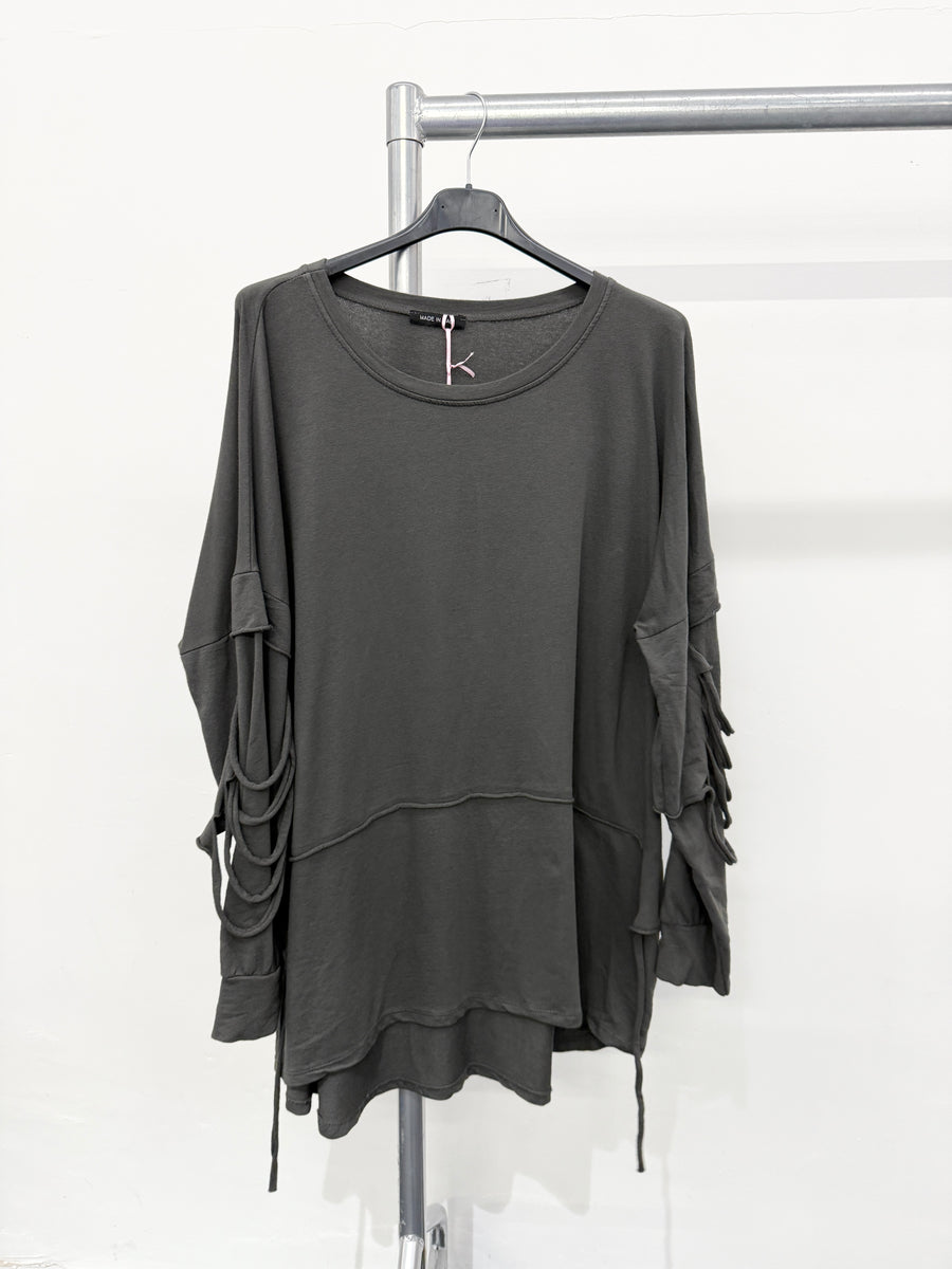 Pure Stretchy Cotton Plus Size Size Top With Distressed Slashing Sleeves