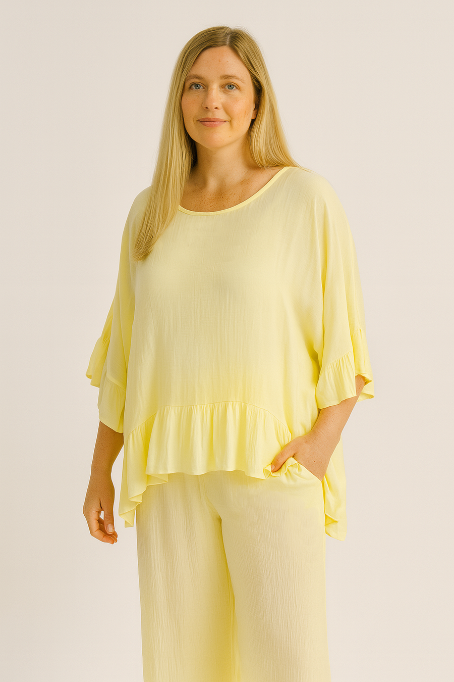 RUFFLE HEM PLUS SIZE FRIEND TOP AND PANTS SET