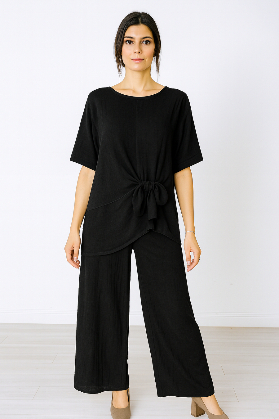 100% COTTON SIDE KNOT T-SHIRT MATCHED WITH STRAIGHT LEG PANTS WITH POCKETS