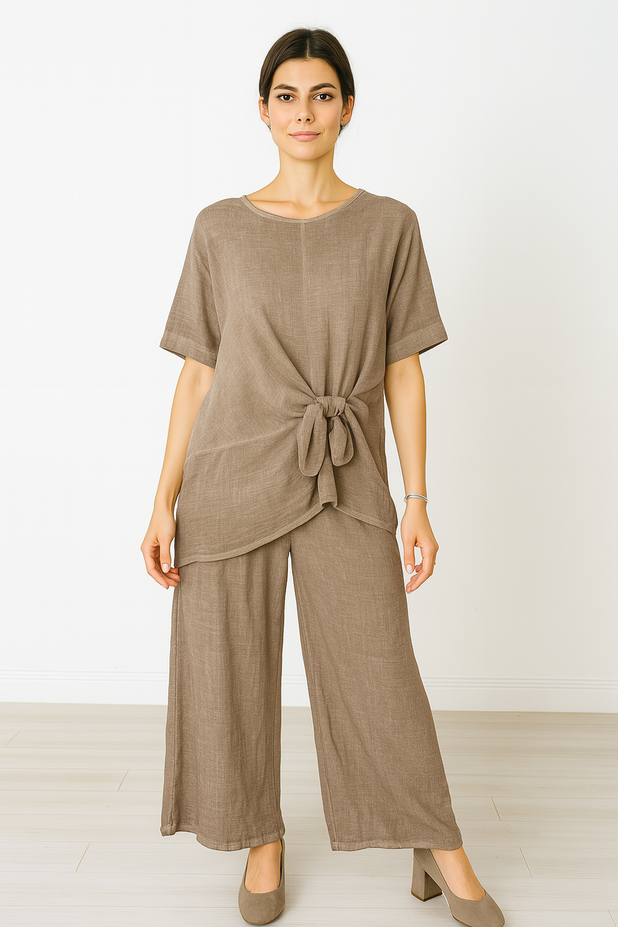 100% COTTON SIDE KNOT T-SHIRT MATCHED WITH STRAIGHT LEG PANTS WITH POCKETS