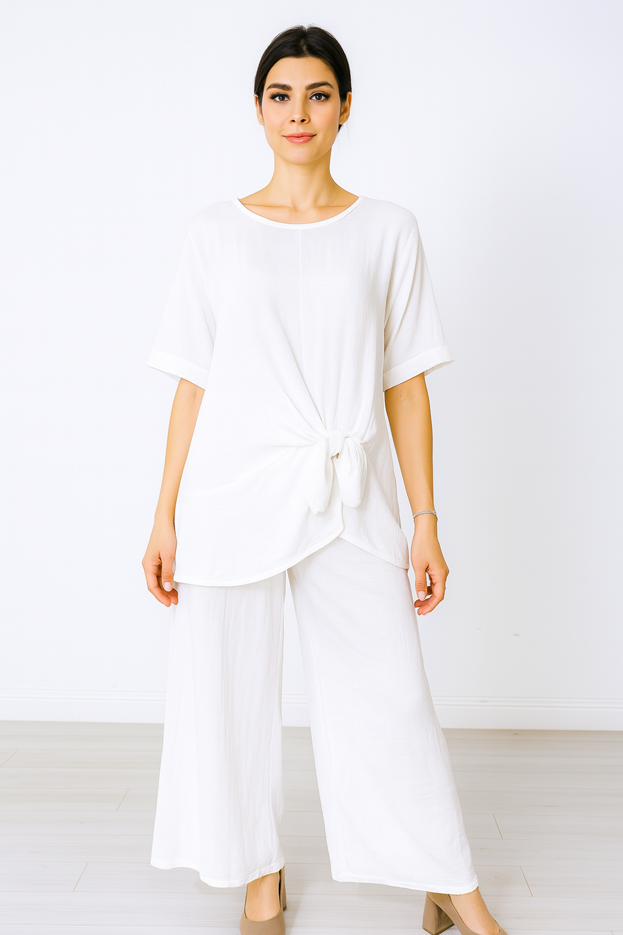 100% COTTON SIDE KNOT T-SHIRT MATCHED WITH STRAIGHT LEG PANTS WITH POCKETS