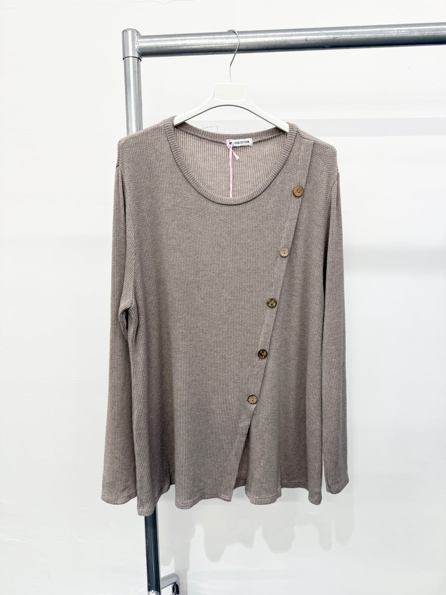 WOOL BLEND LIGHTWEIGHT KNIT TOP WITH DECORATIVE WOODEN BUTTONS