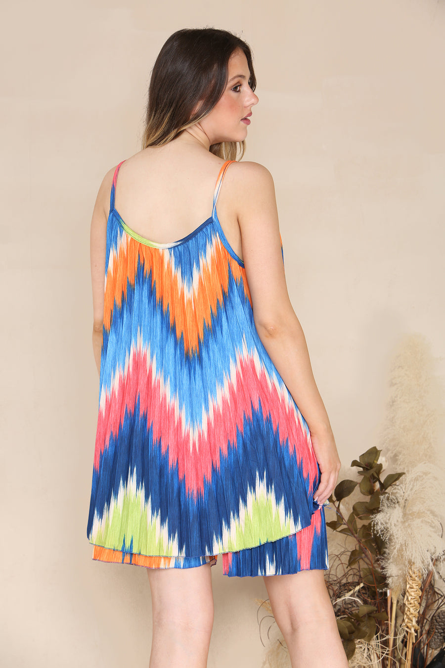 Colour zig-zag pleated set