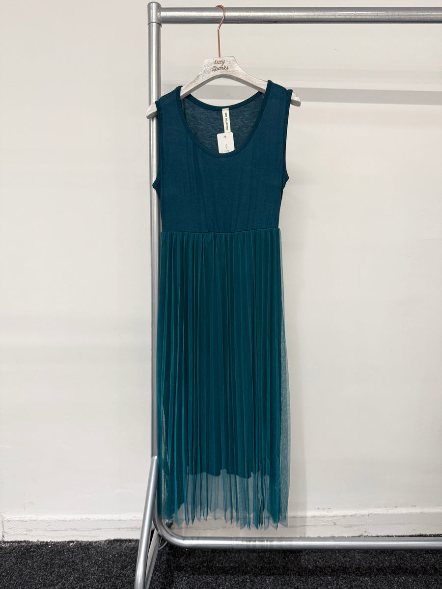 Jersey Stretchy Top Panel, Floaty Mesh Pleat Skirt Sleeveless Dress.