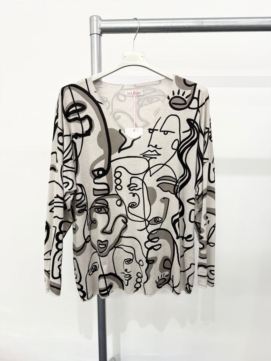 LIGHTWEIGHT KNIT TOP WITH ART PRINT DESIGN ALL OVER