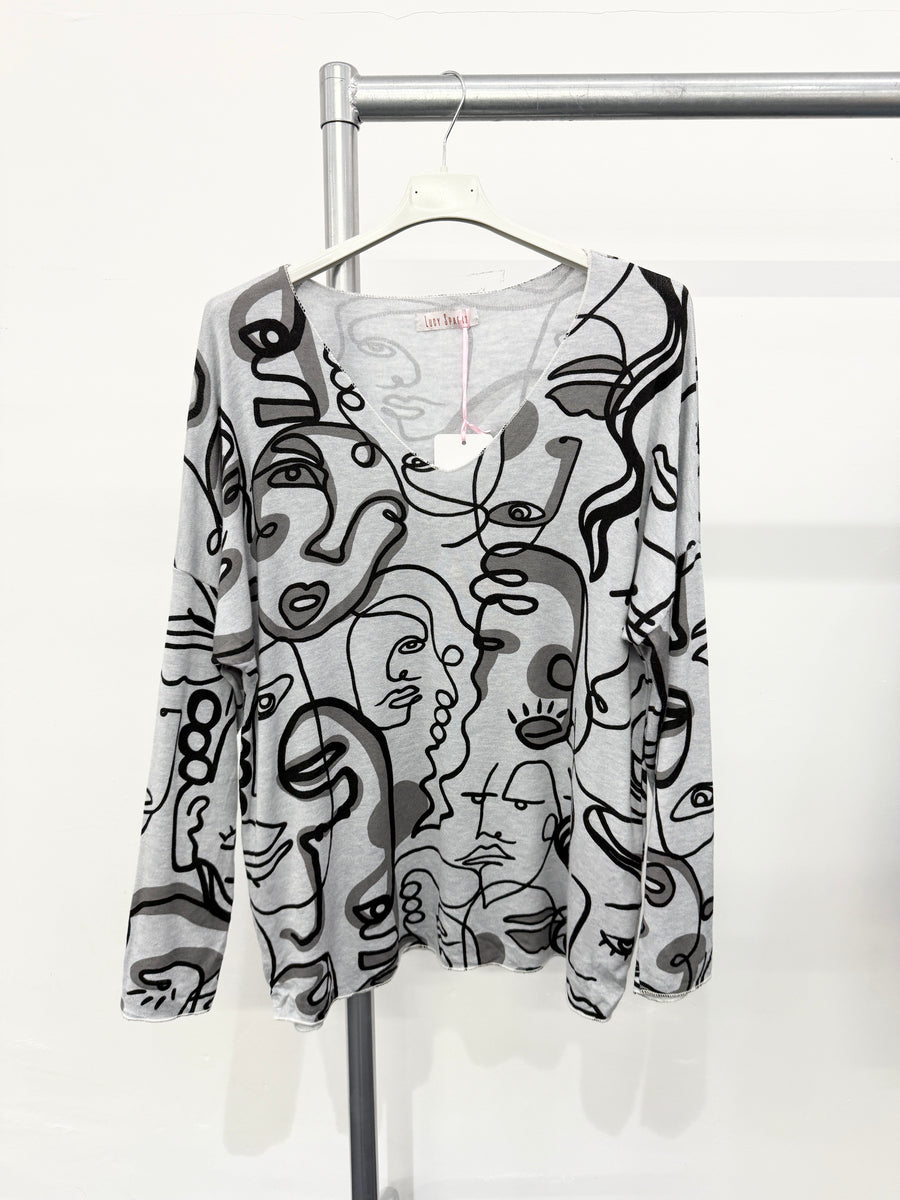 LIGHTWEIGHT KNIT TOP WITH ART PRINT DESIGN ALL OVER