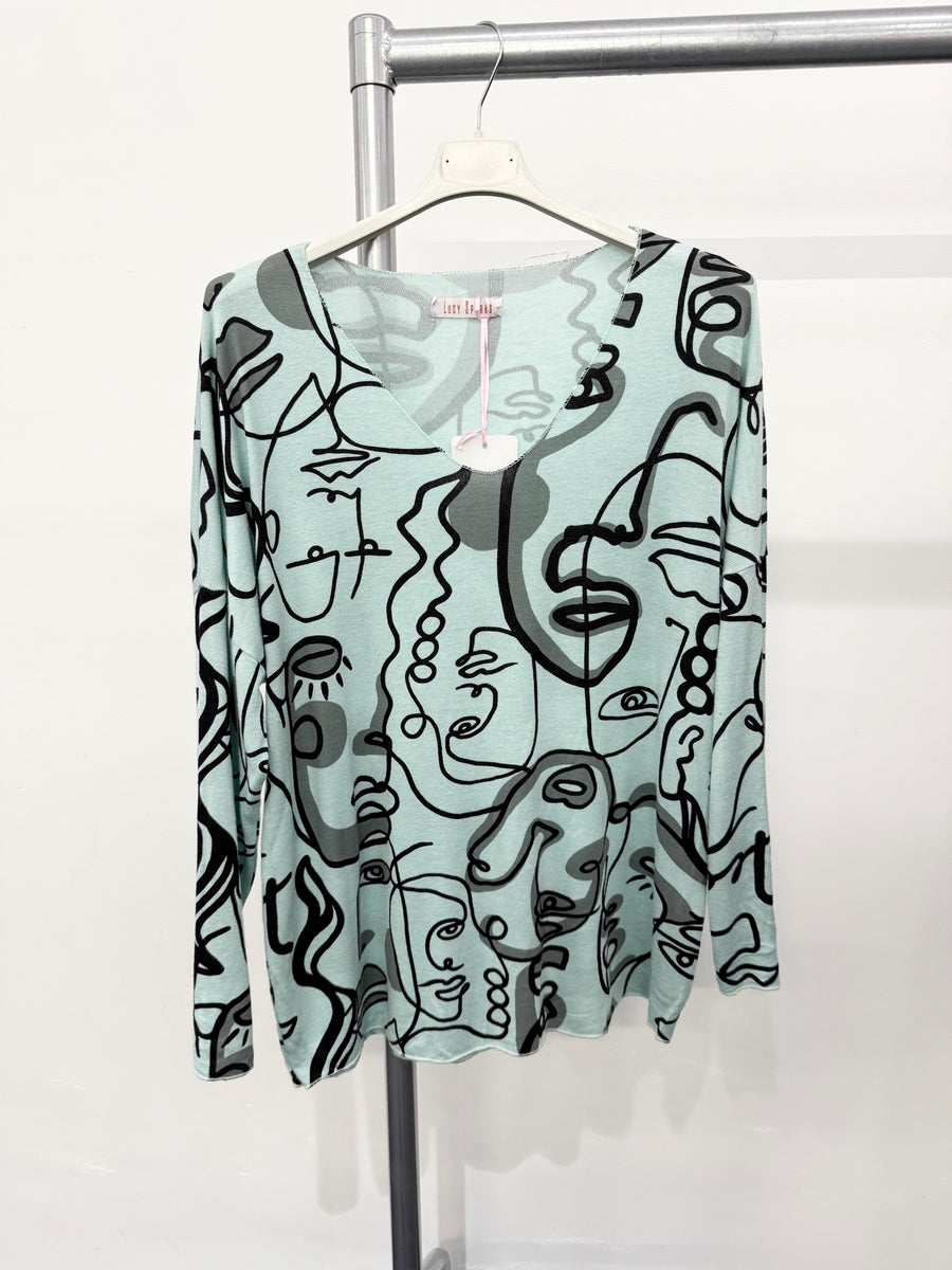 LIGHTWEIGHT KNIT TOP WITH ART PRINT DESIGN ALL OVER