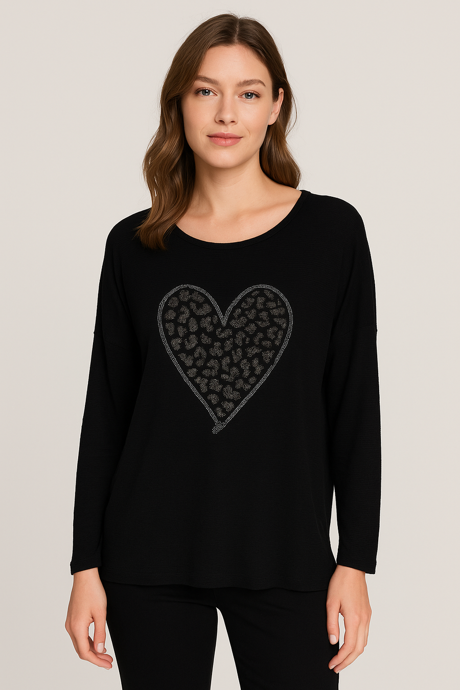 LIGHTWEIGHT KNIT TOP WITH CRYSTAL DIAMANTE'S HEART DESIGN ON FRONT