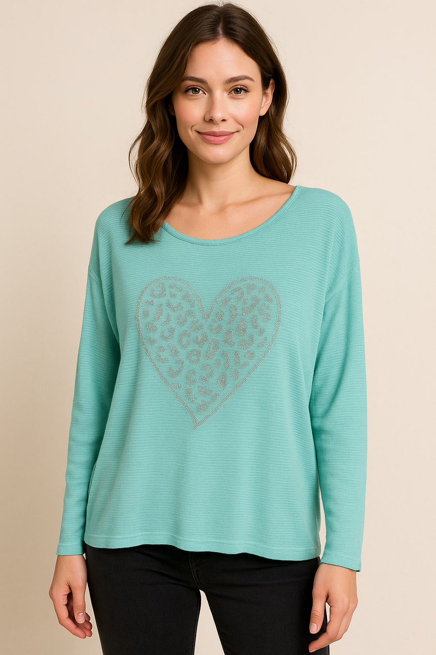 LIGHTWEIGHT KNIT TOP WITH CRYSTAL DIAMANTE'S HEART DESIGN ON FRONT