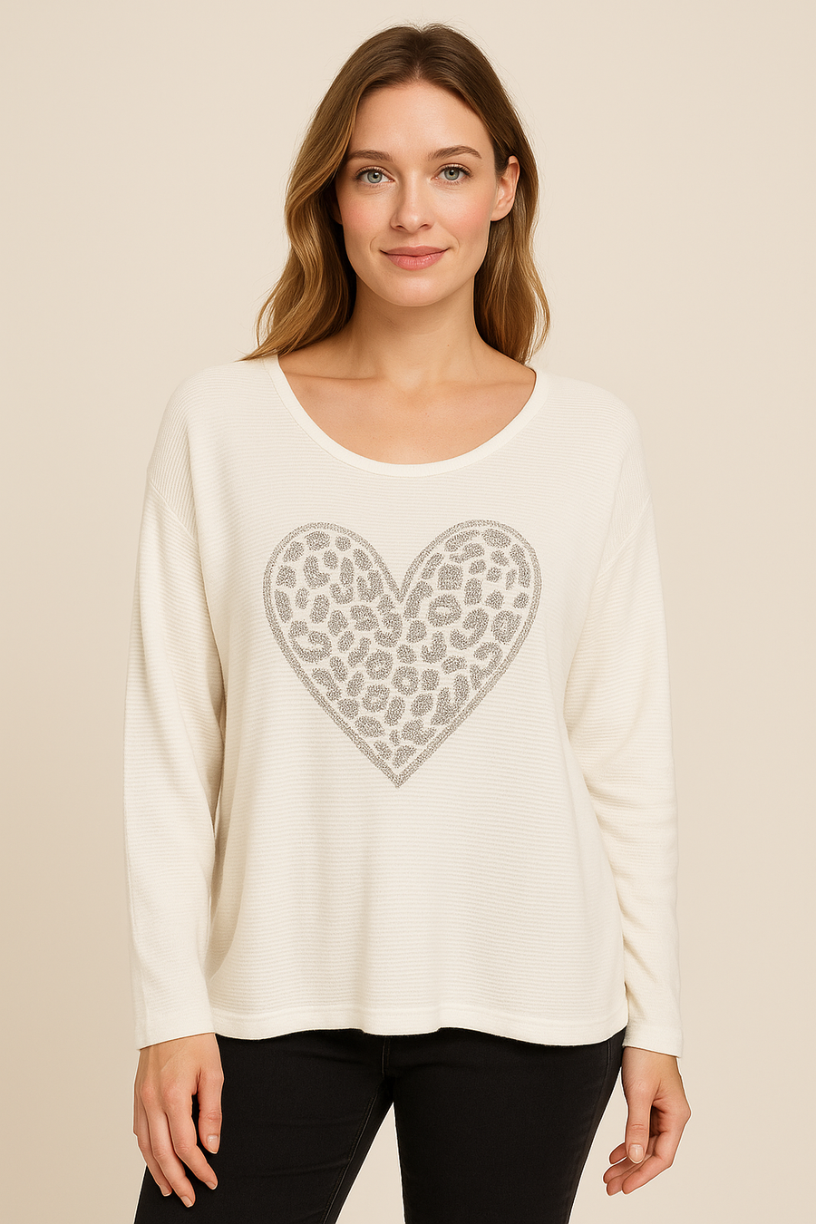 LIGHTWEIGHT KNIT TOP WITH CRYSTAL DIAMANTE'S HEART DESIGN ON FRONT