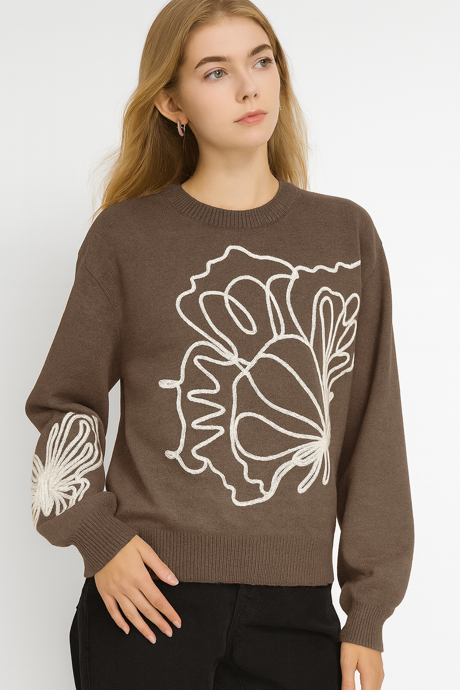 KNITTED JUMPER WITH FRONT AND SLEEVE DESIGN