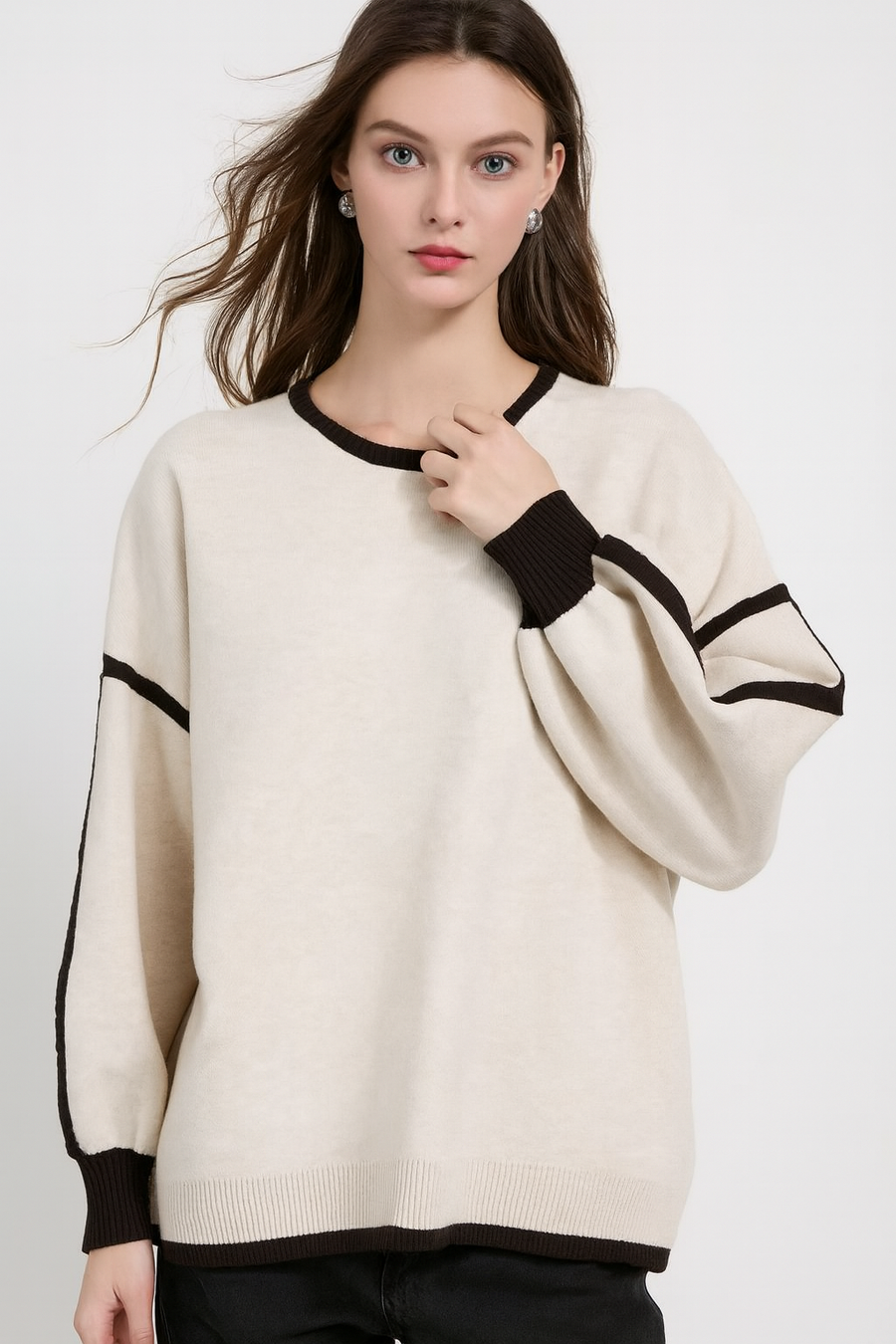 KNITTED JUMPER WITH CONTRASTING COLOUR DETAILS