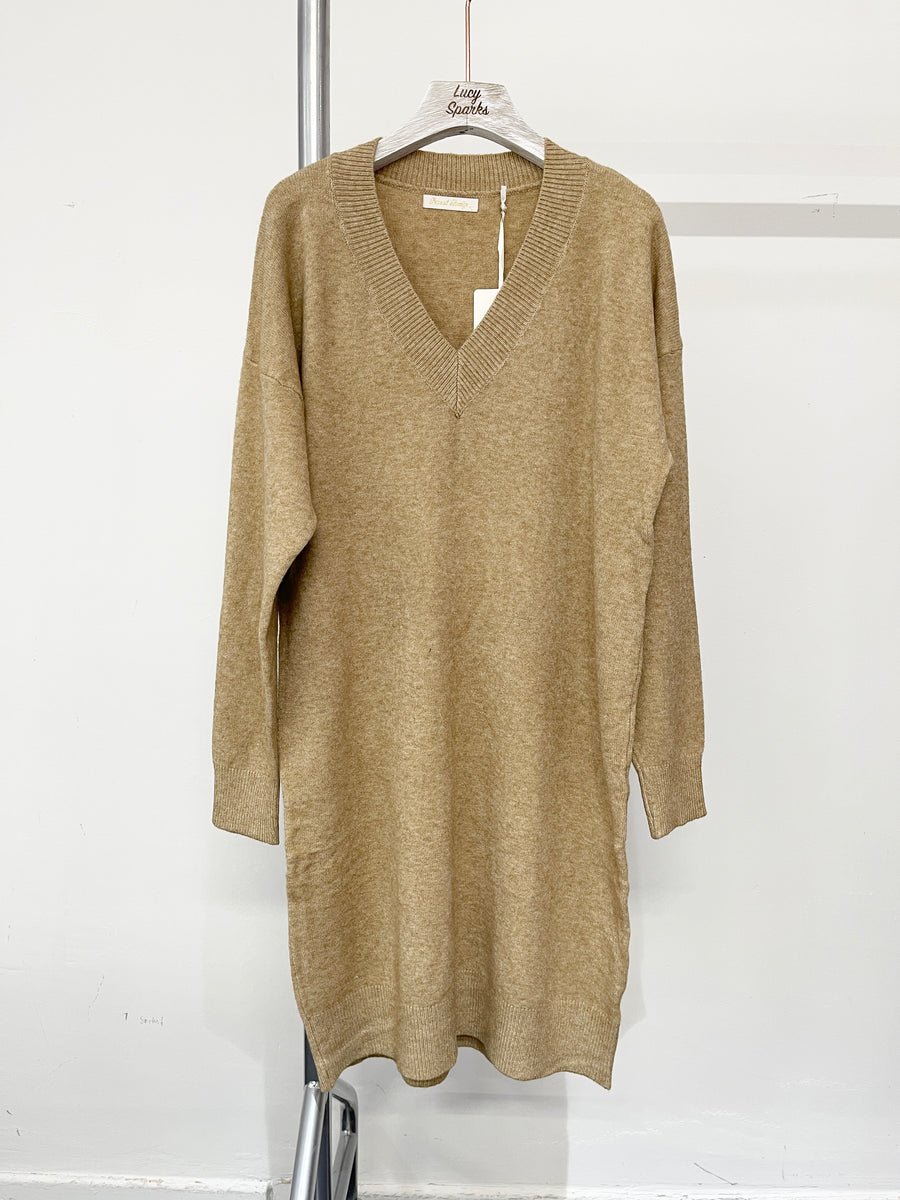 SOFT KNIT V NECK DRESS