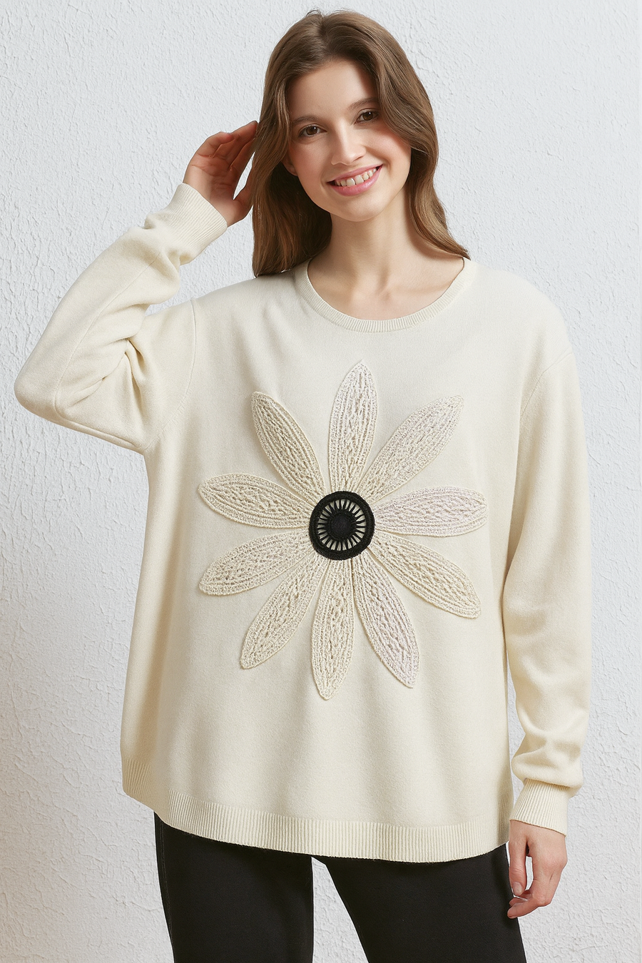 PLUS SIZE SOFT KNIT JUMPER WITH FLOWER DESIGN ON FRONT