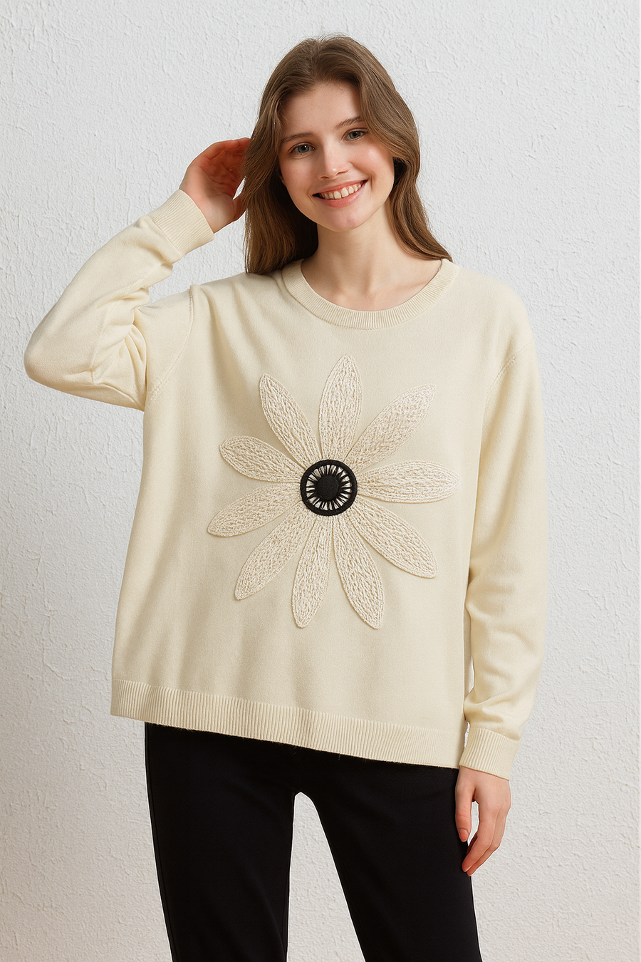 PLUS SIZE SOFT KNIT JUMPER WITH FLOWER DESIGN ON FRONT