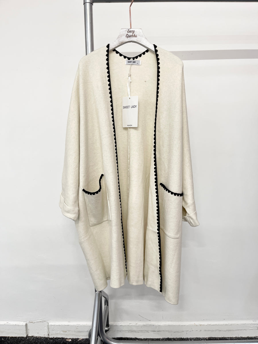 Heavy Knit Teeth Edged Oversized Coat with Pockets and Decorative Button on Sleeves