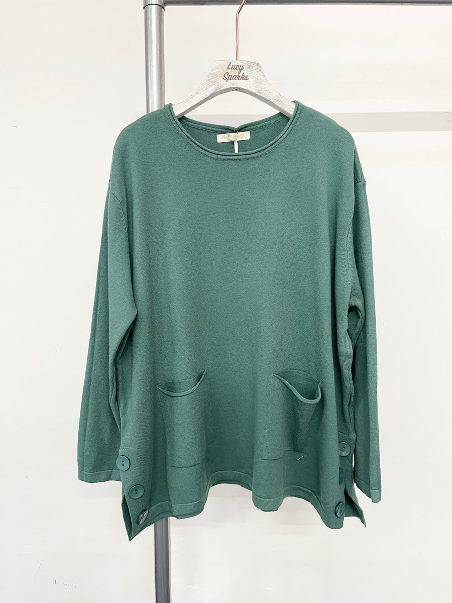 Soft Knit Plus Size Jumper with V-Neck, Front Pockets, and Decorative Side Buttons