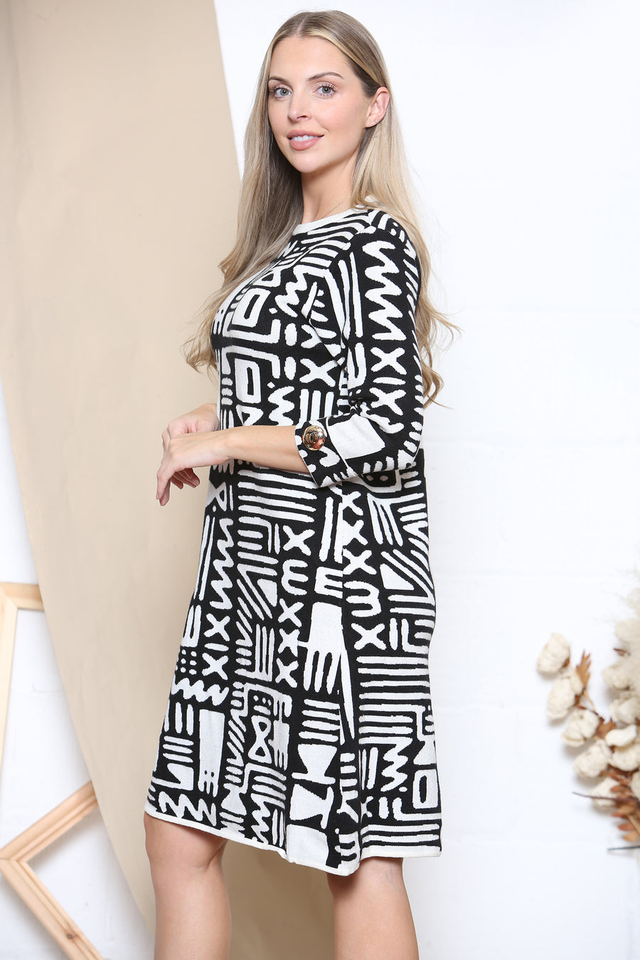 Statement art pattern knit dress