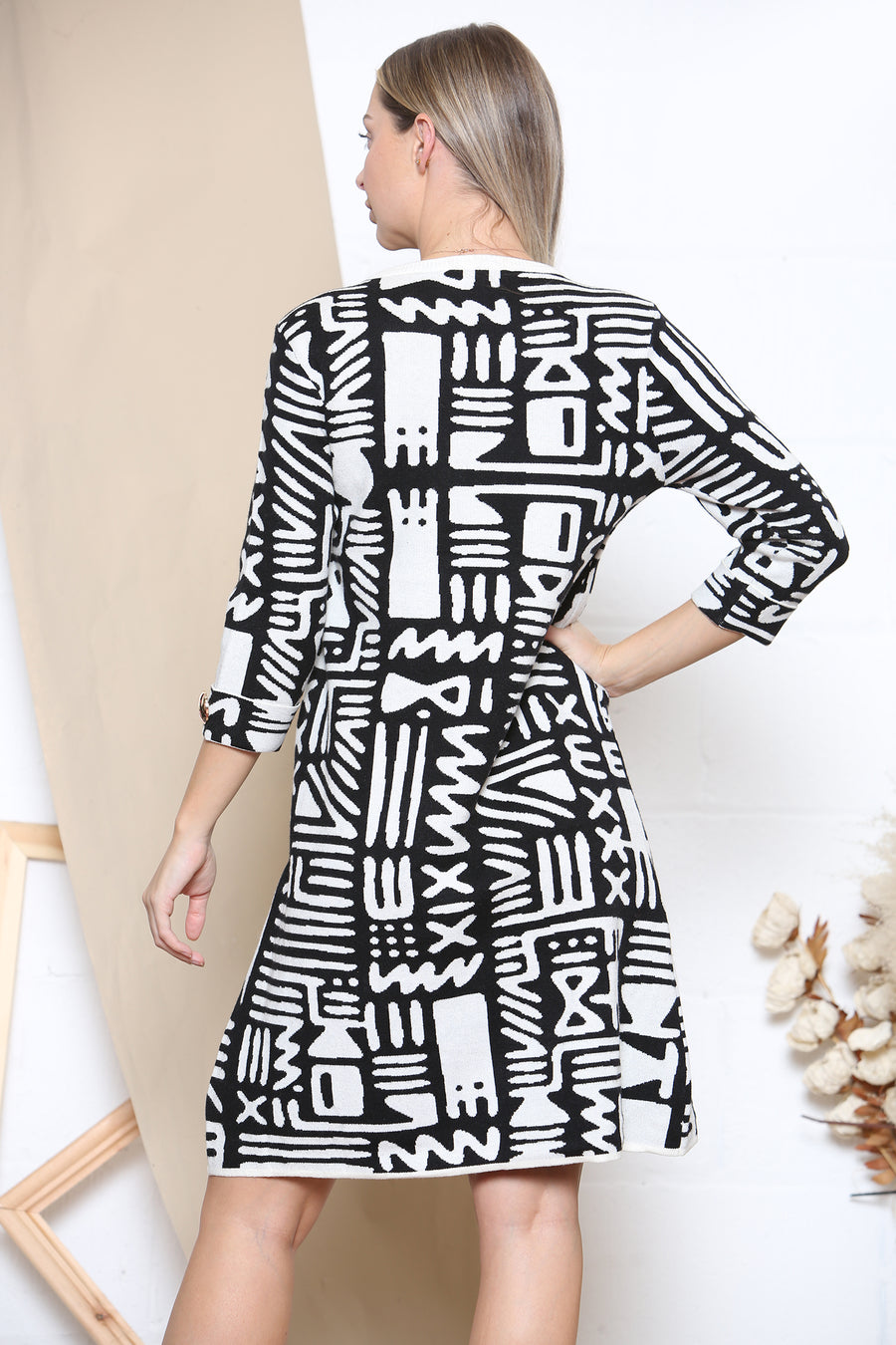 Statement art pattern knit dress