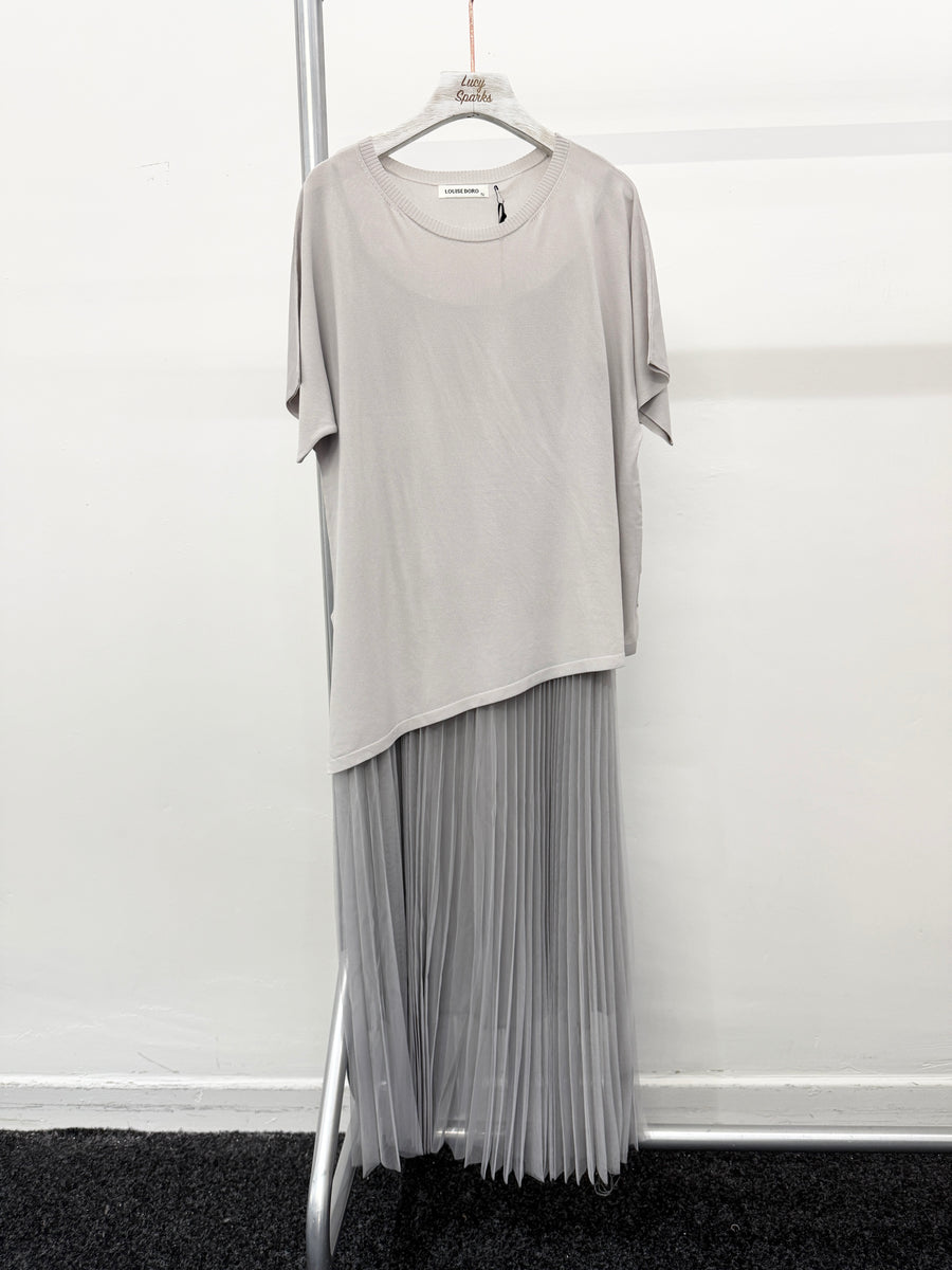 LUXURY FINE KNIT TOP MATCHED WITH PLEATED DRESS