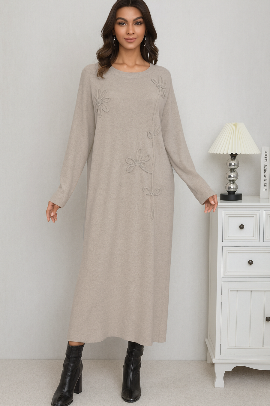 SOFT KNIT DRESS WITH FLORAL DESIGN