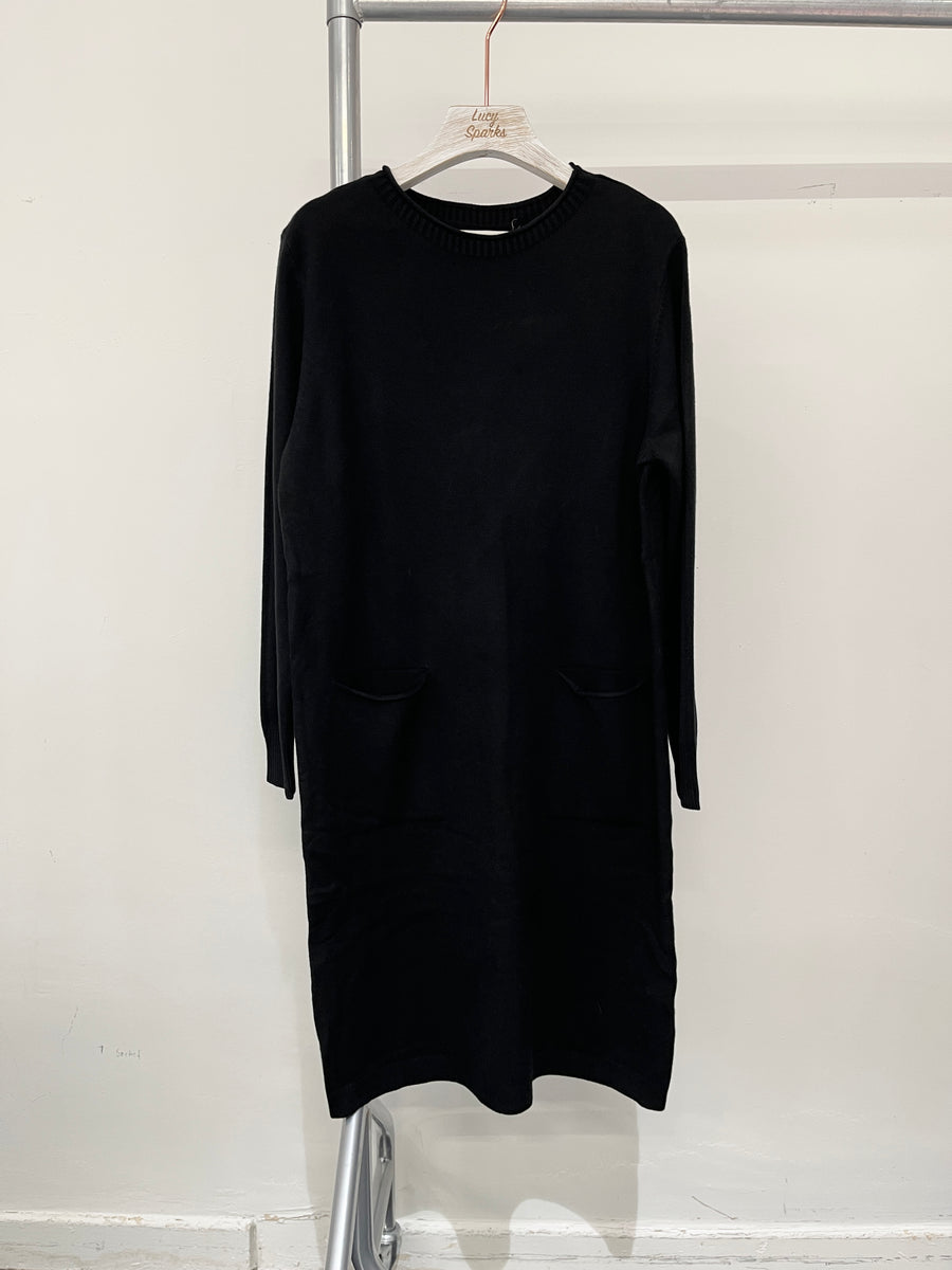 SOFT KNIT MIDI DRESS WITH FRONT POCKETS AND BUTTONS ALONG THE CENTRE BACK