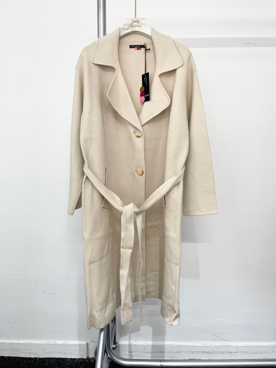 Heavy Knit Coat With Lapel, Waist Belt, Jet Pockets And Button Fastening