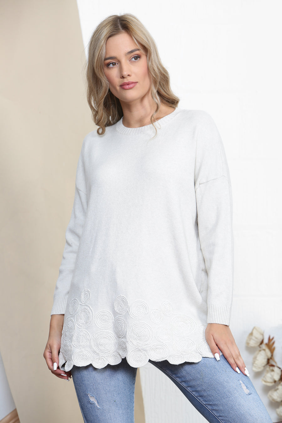 Long sleeve jumper with spiral pattern