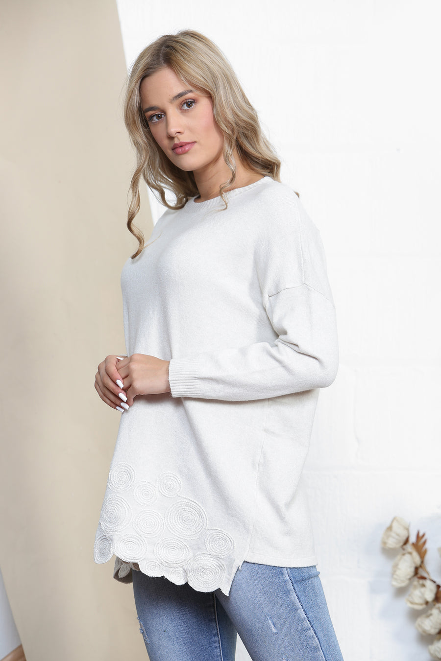 Long sleeve jumper with spiral pattern