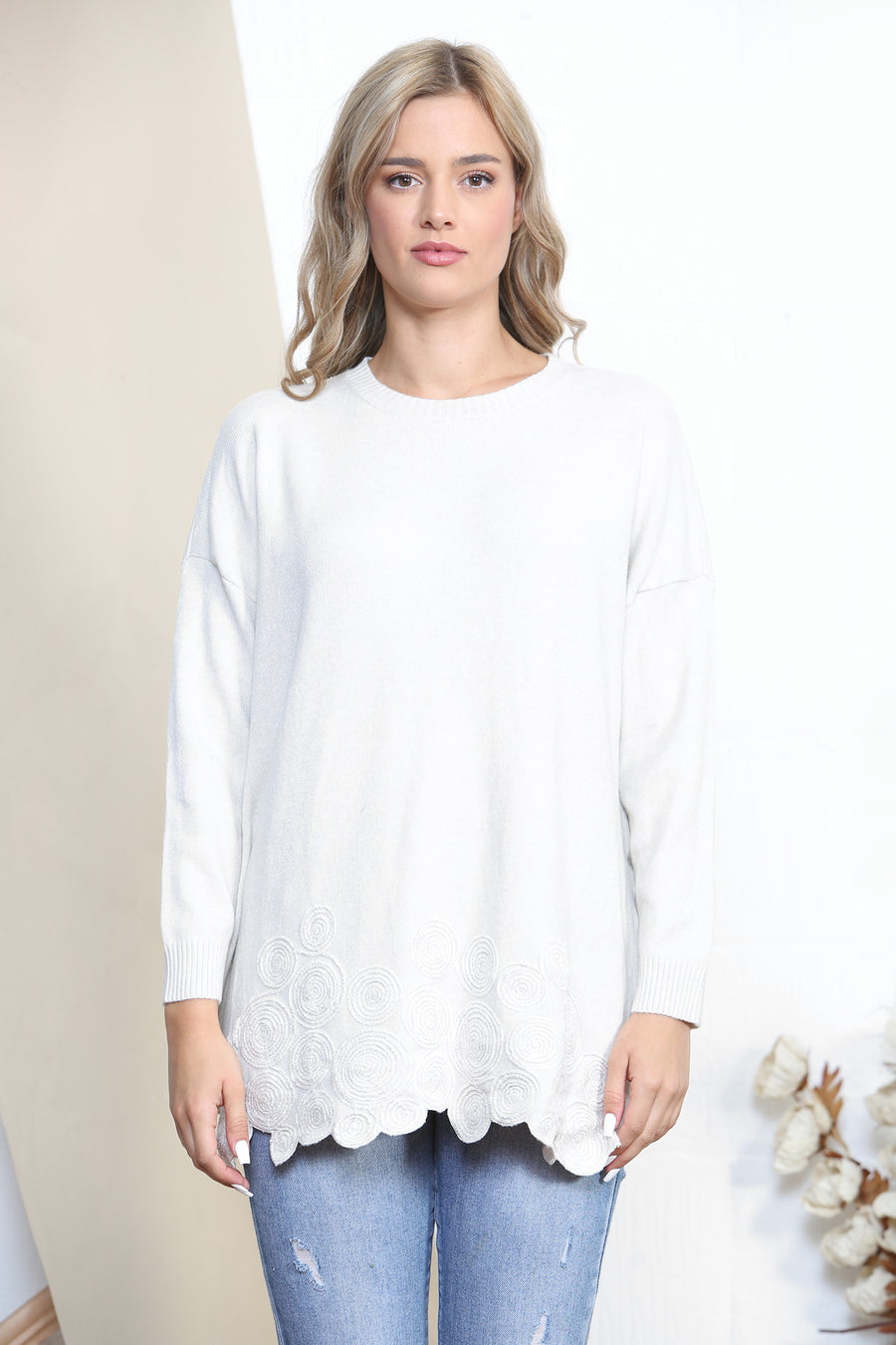 Long sleeve jumper with spiral pattern