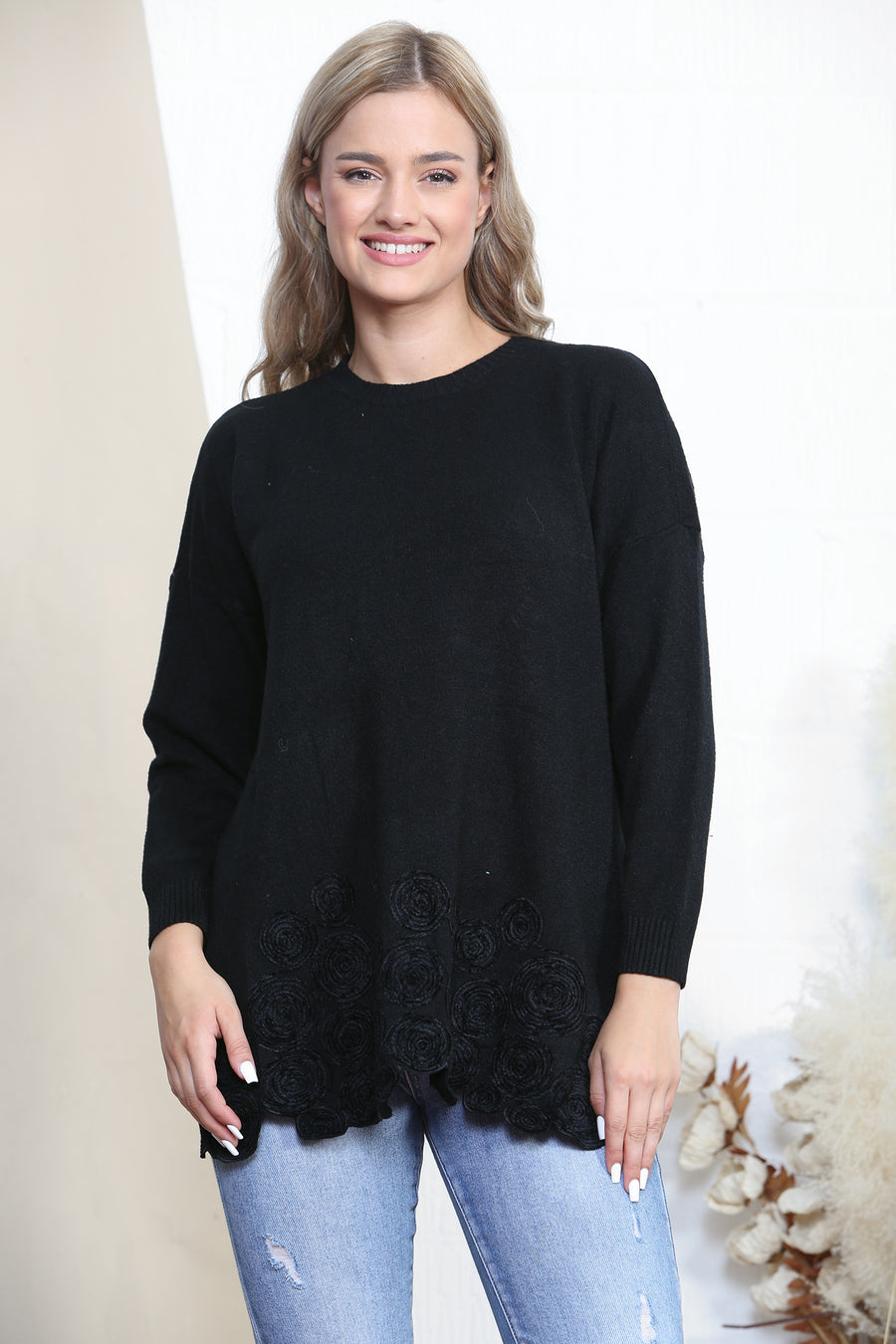 Long sleeve jumper with spiral pattern