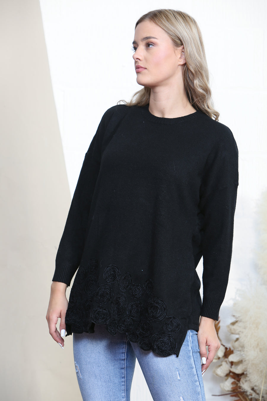 Long sleeve jumper with spiral pattern