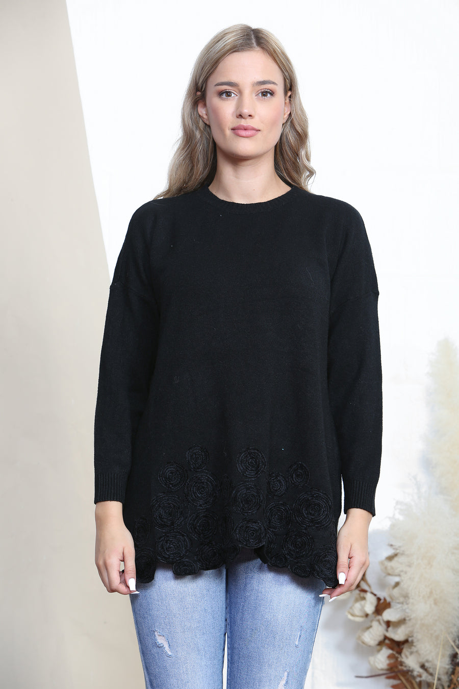 Long sleeve jumper with spiral pattern