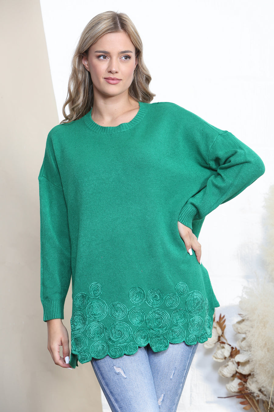 Long sleeve jumper with spiral pattern