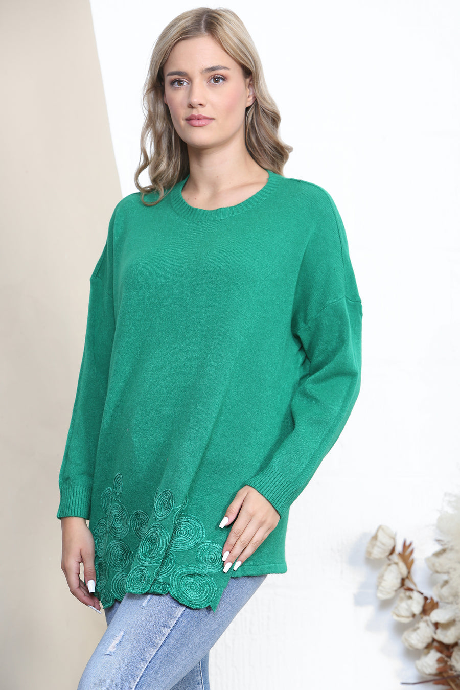 Long sleeve jumper with spiral pattern