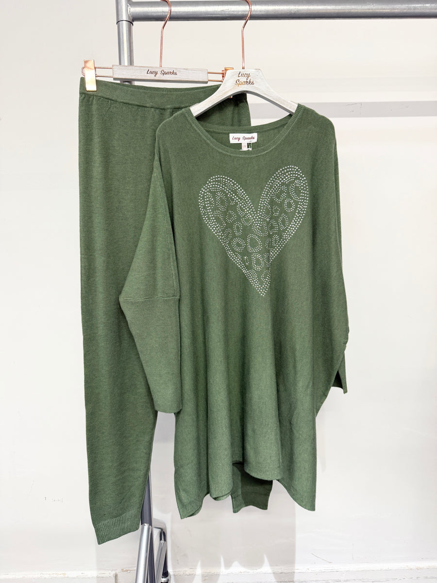 soft knit plus size jumper with crystals diamanté heart shaped design matched with leggings