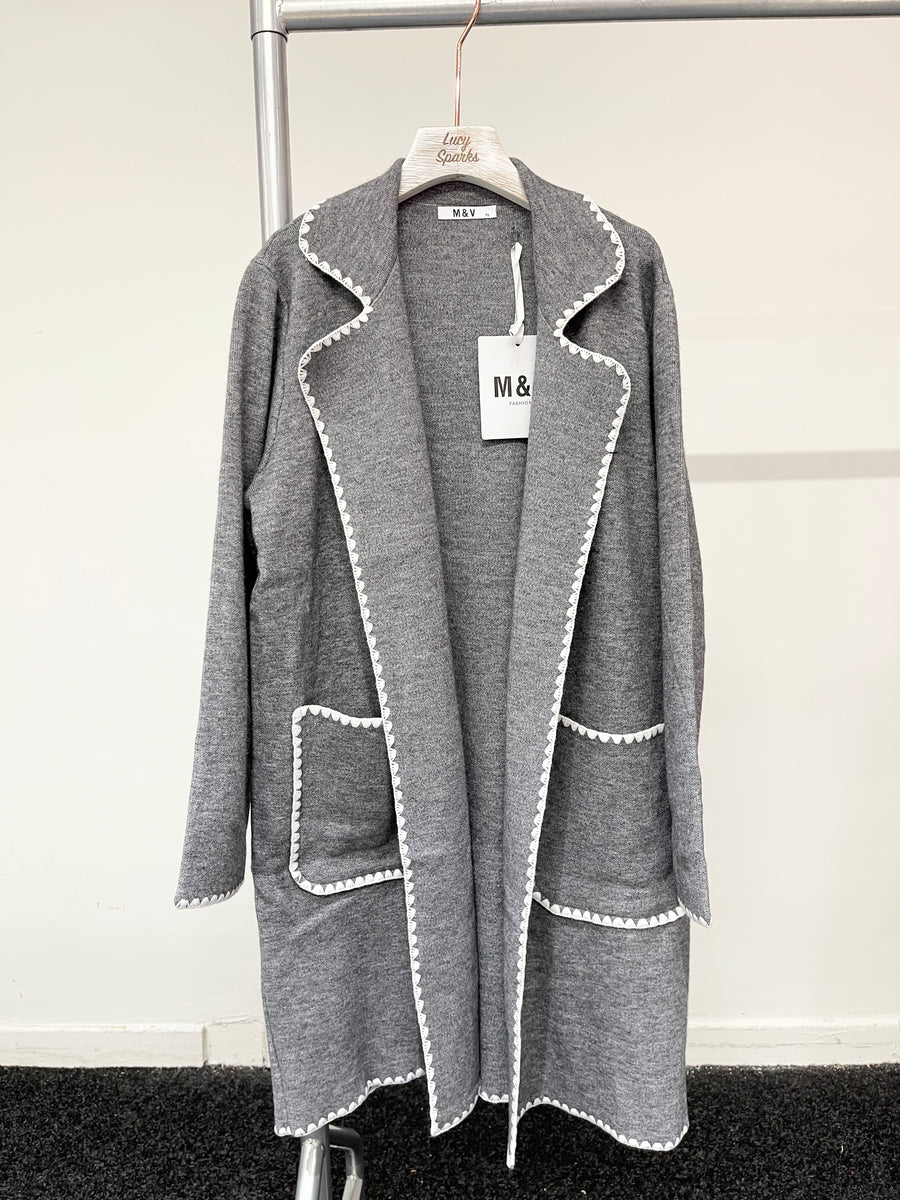 Heavy Premium Knit Coat with Pockets and Teeth Edging Design