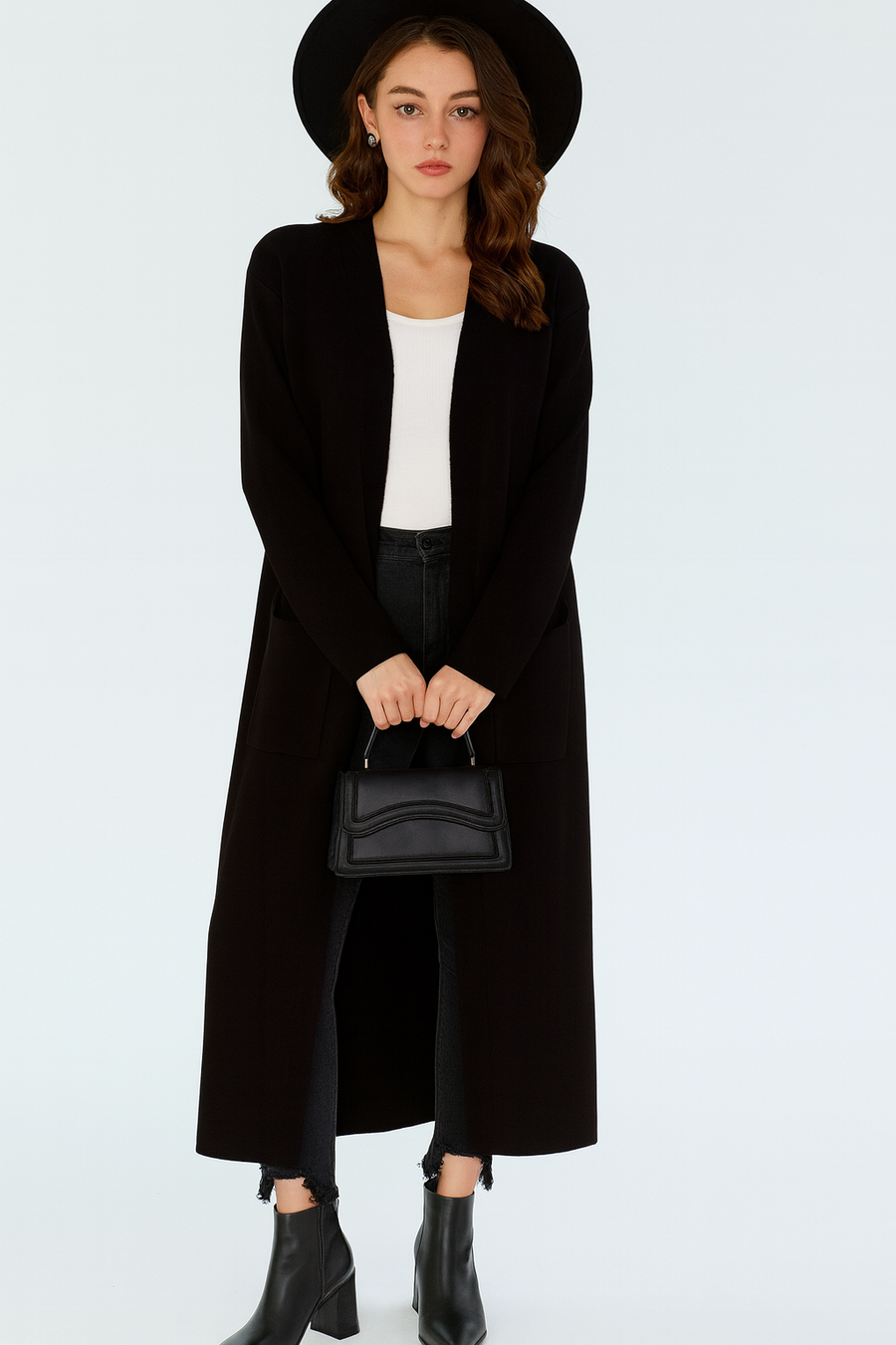 LONG SOFT KNIT CARDIGAN WITH POCKETS AND ZIP CLOSURE