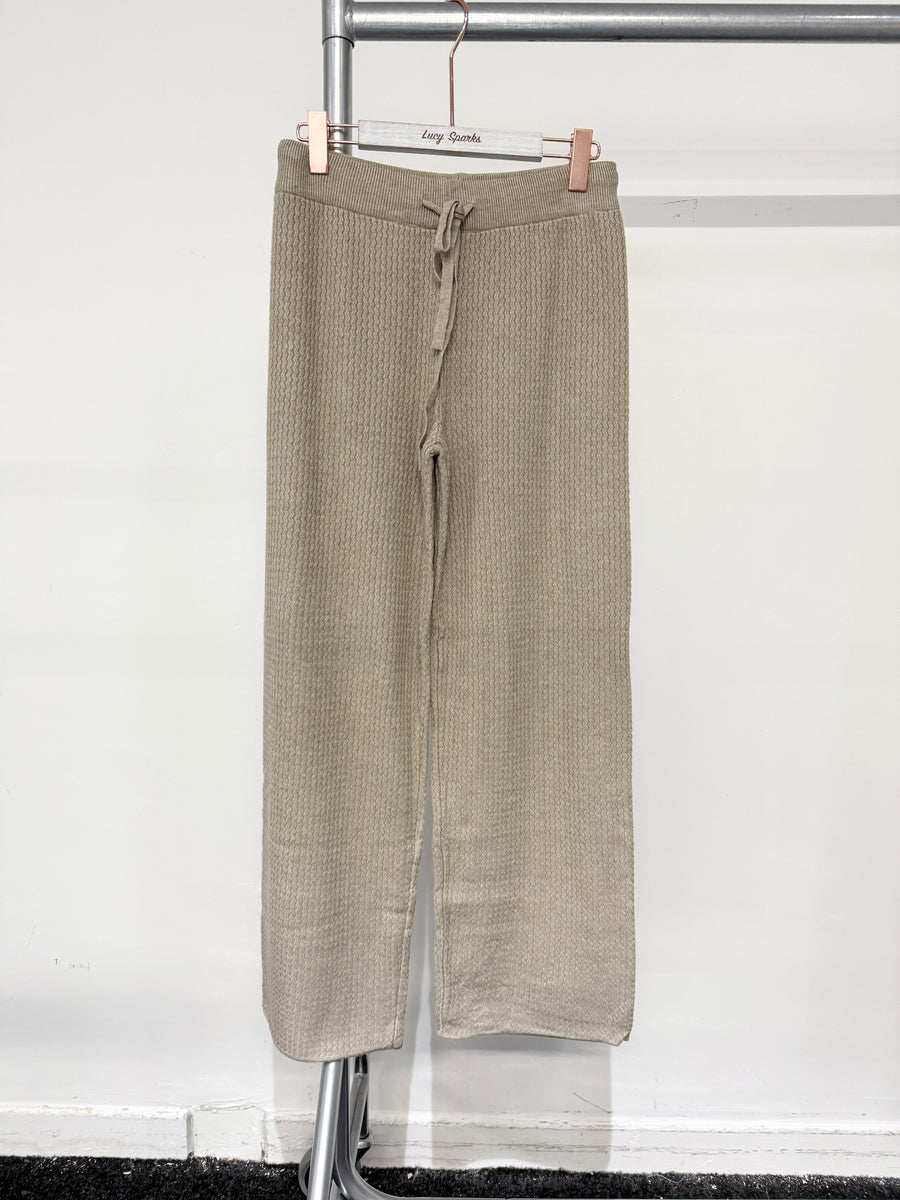 Premium Quality Wave Knitting Wide Leg Trousers