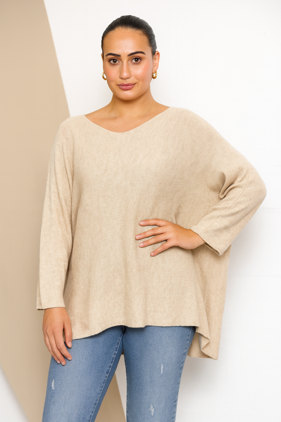KNITTED SEAMLESS JUMPER