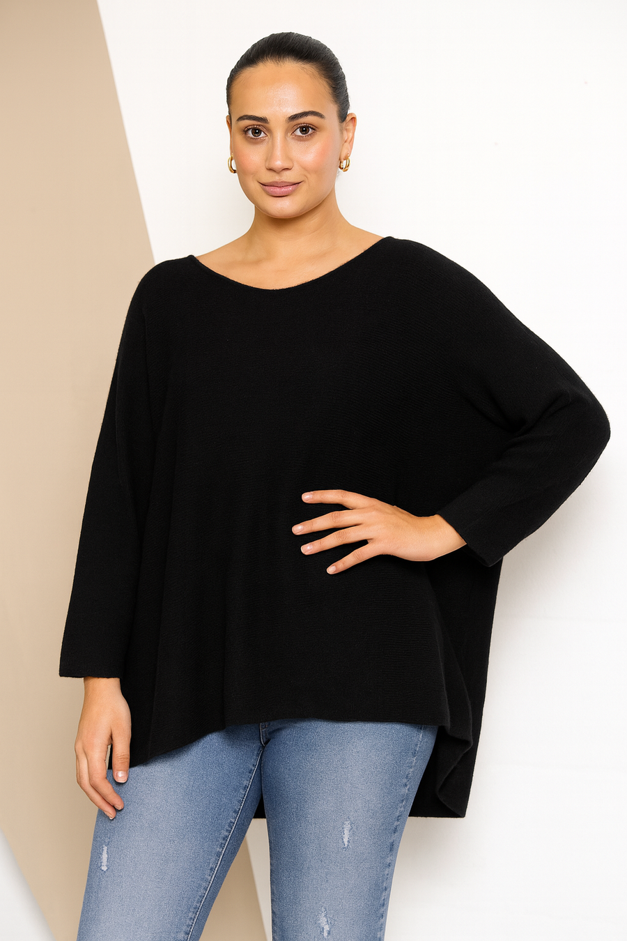 KNITTED SEAMLESS JUMPER