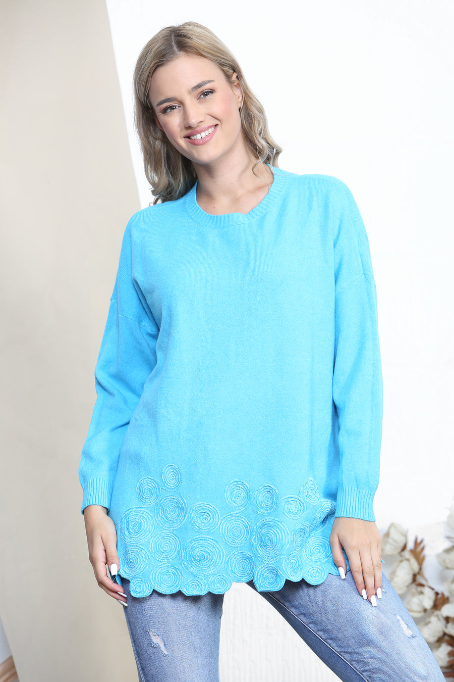 Long sleeve jumper with spiral pattern