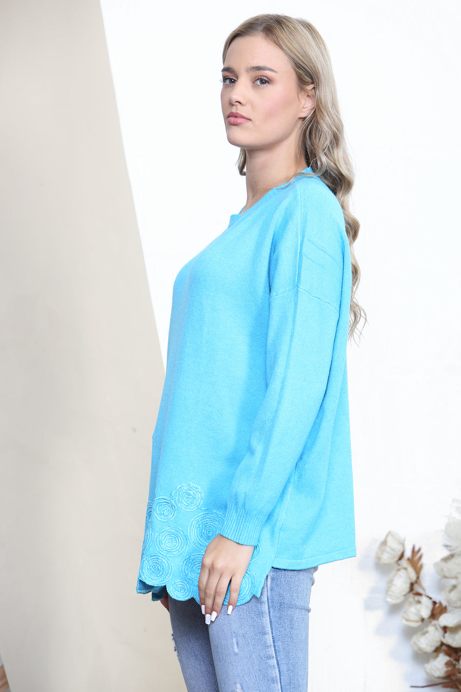 Long sleeve jumper with spiral pattern